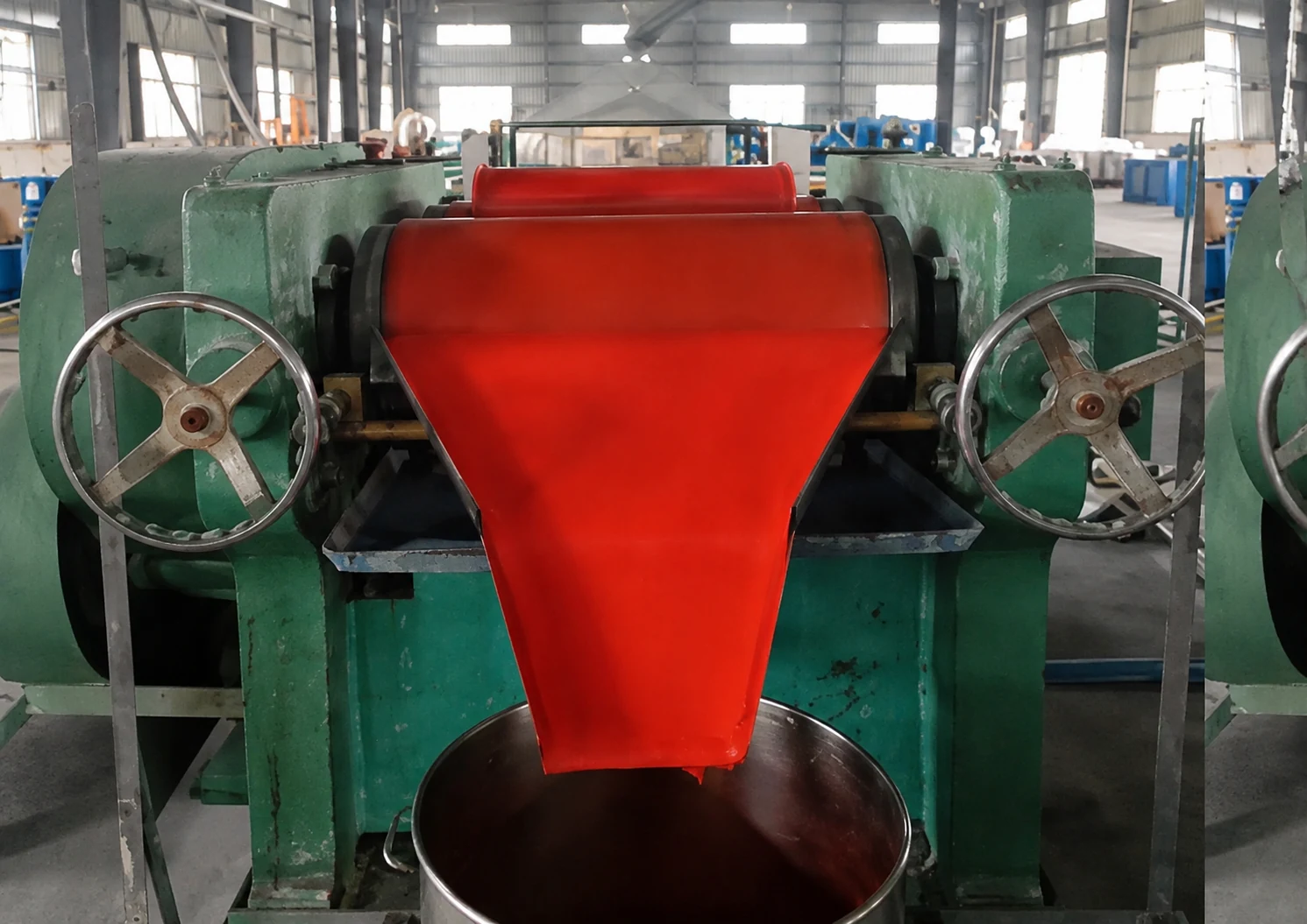 Three-roll machine shown in the Yunrui factory presentation