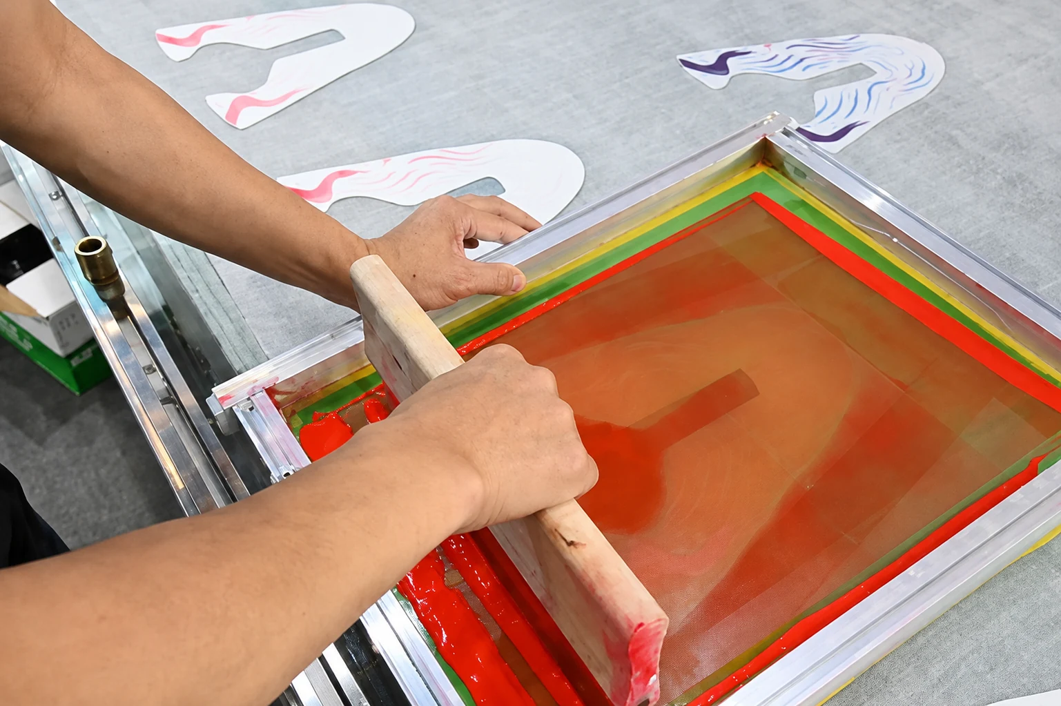Screen printing on footwear components from the Yunrui presentation